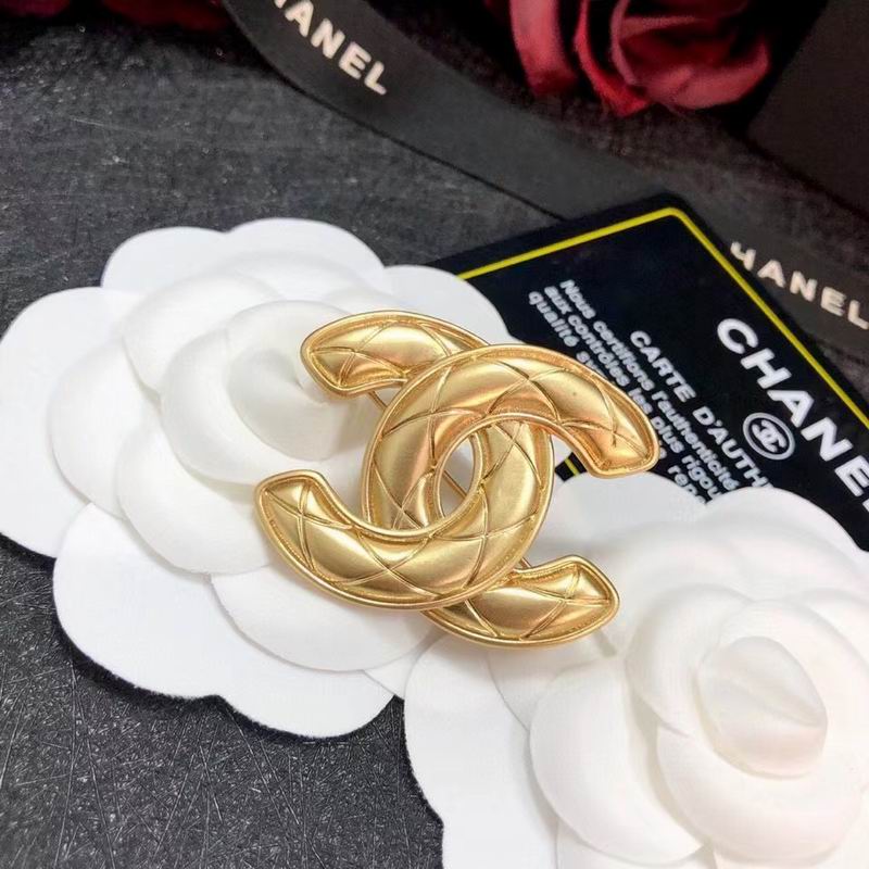 Chanel Brooch 06yxs47